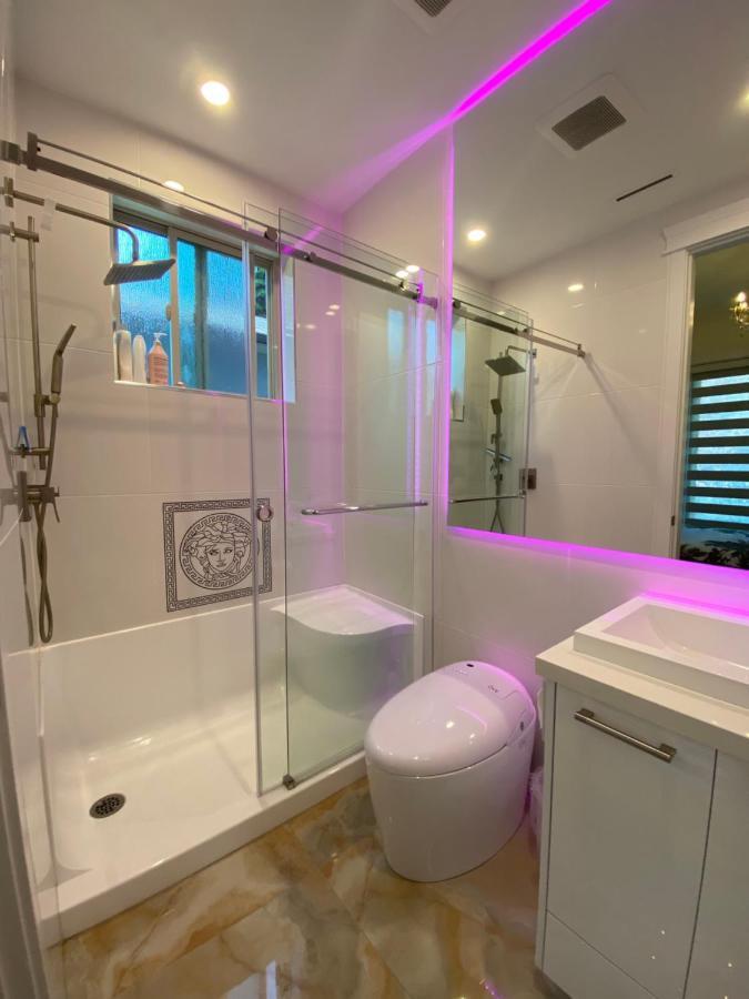 Milano Luxury Suites 밴쿠버 외부 사진